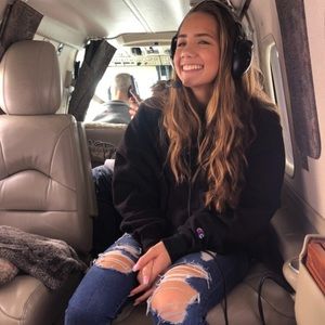 Meet your Posher, Elise